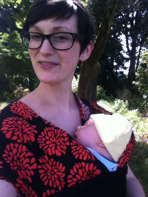 Postpartum doula encapsulates placenta in Portland Oregon